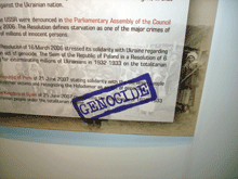 Exposition sur la Grande Famine en Ukraine de 1932-33 Inaugur ?e par Katerina Youshchenko, Premi ?re Dame de l'Ukraine